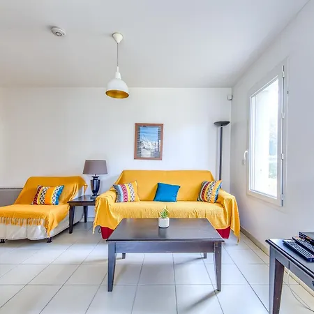 Avec Piscine - Proche *