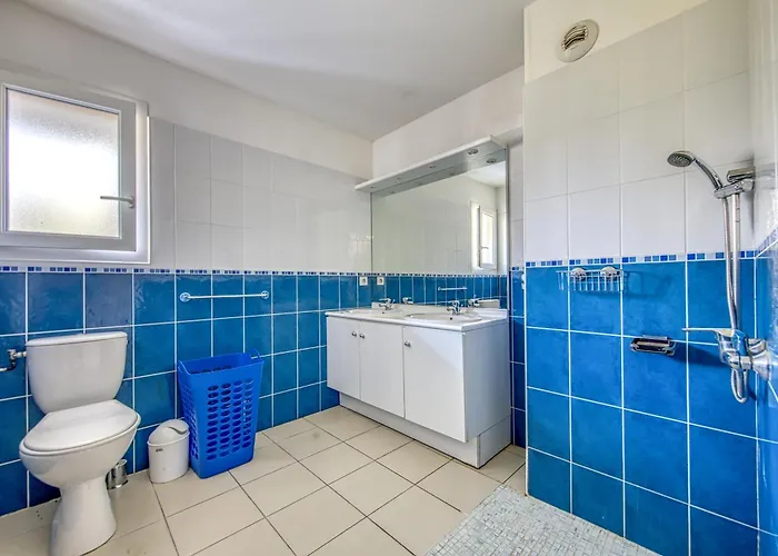 Apartment Avec Piscine - Proche *