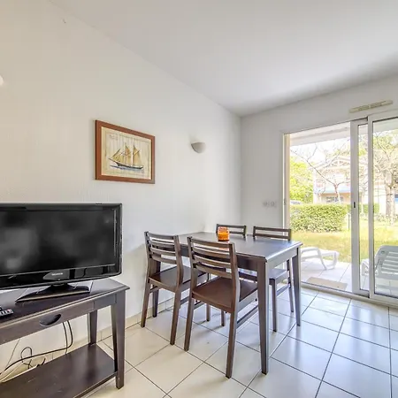Avec Piscine - Proche Appartement