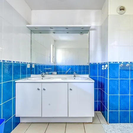 Avec Piscine - Proche